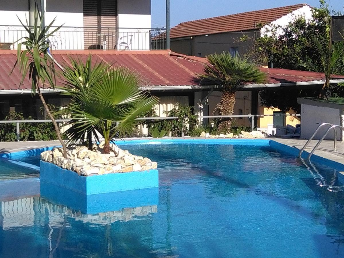 Aragorn Paradise Garden Moraitika Bagian luar foto